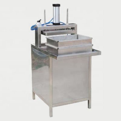 Materiale grezzo Soia fresca Tofu Macchina di plasmatura pneumatica per la produzione su piccola scala